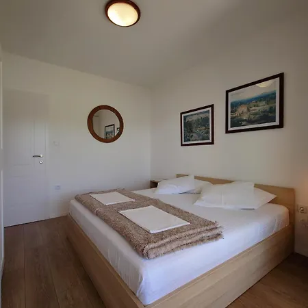 In With Sea View, Balcony, Air Conditioning, Wifi