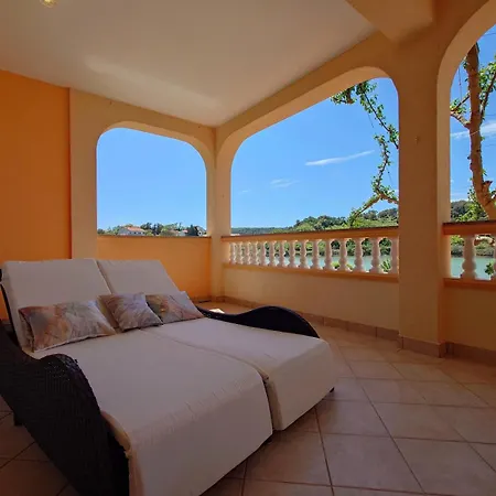 In With Sea View, Balcony, Air Conditioning, Wifi Apartmán *