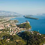 Apartmán In With Sea View, Balcony, Air Conditioning, Wifi *