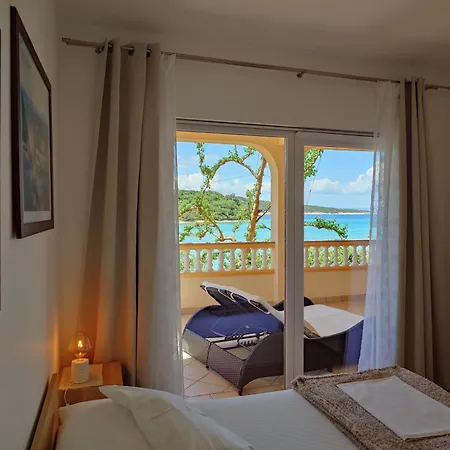 In With Sea View, Balcony, Air Conditioning, Wifi Kampor