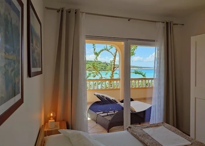 In With Sea View, Balcony, Air Conditioning, Wifi Kampor