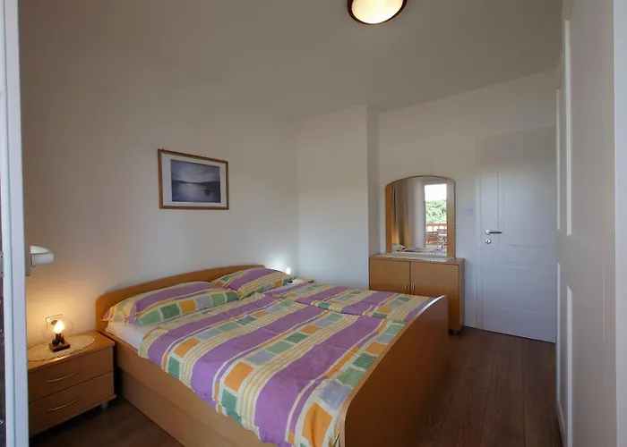 In With Sea View, Balcony, Air Conditioning, Wifi Kampor