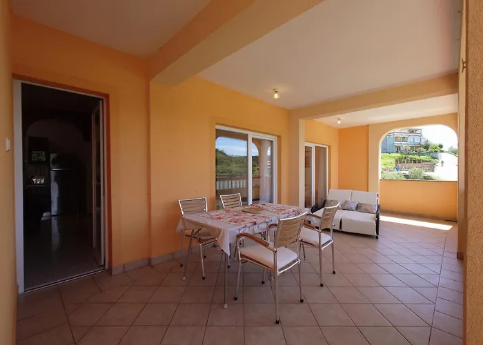 In With Sea View, Balcony, Air Conditioning, Wifi